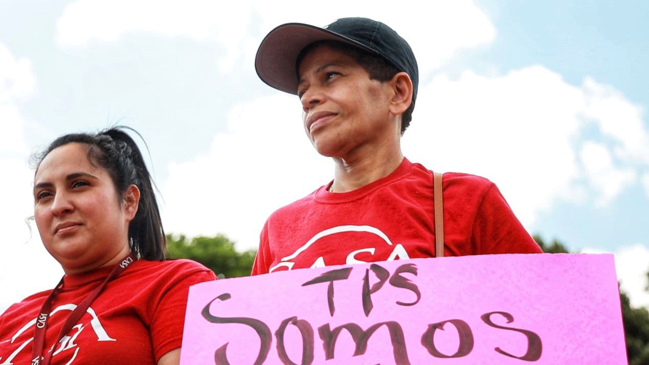 Las familias señalaron que el anuncio, que beneficia a personas de El Salvador, Honduras, Nicaragua y Nepal, debe hacerse extensivo a otros países de la región.