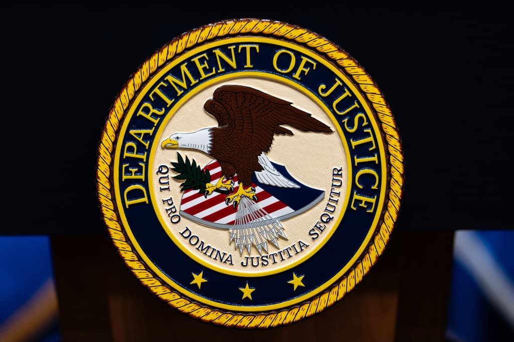 DoJ intenta revocar la ciudadanía a acusados de terrorismo, espionaje y crímenes sexuales, entre otros delitos