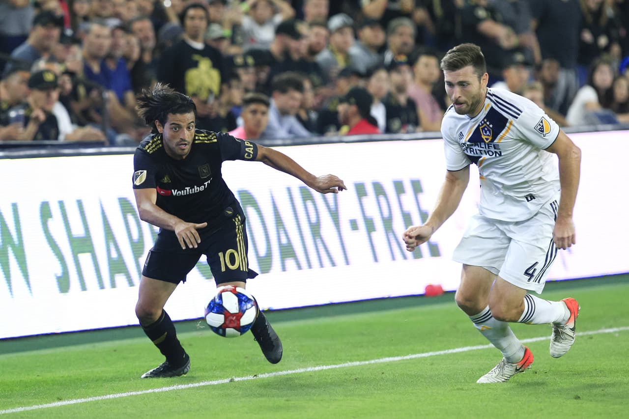 Carlos Vela marcó 14 goles y dio 11 pases de gol en su año debut con LAFC.