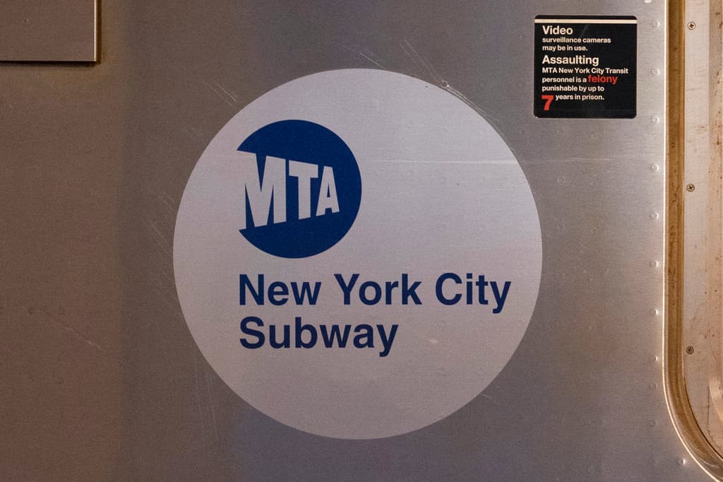 La MTA prohibió a la guardia trabajar en propiedades o contratos vinculados al sistema de transporte de Nueva York.
<br>