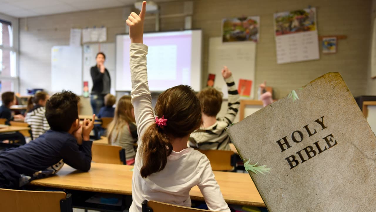 Texas aprueba la propuesta para incluir partes de la Biblia en libros de escuelas públicas