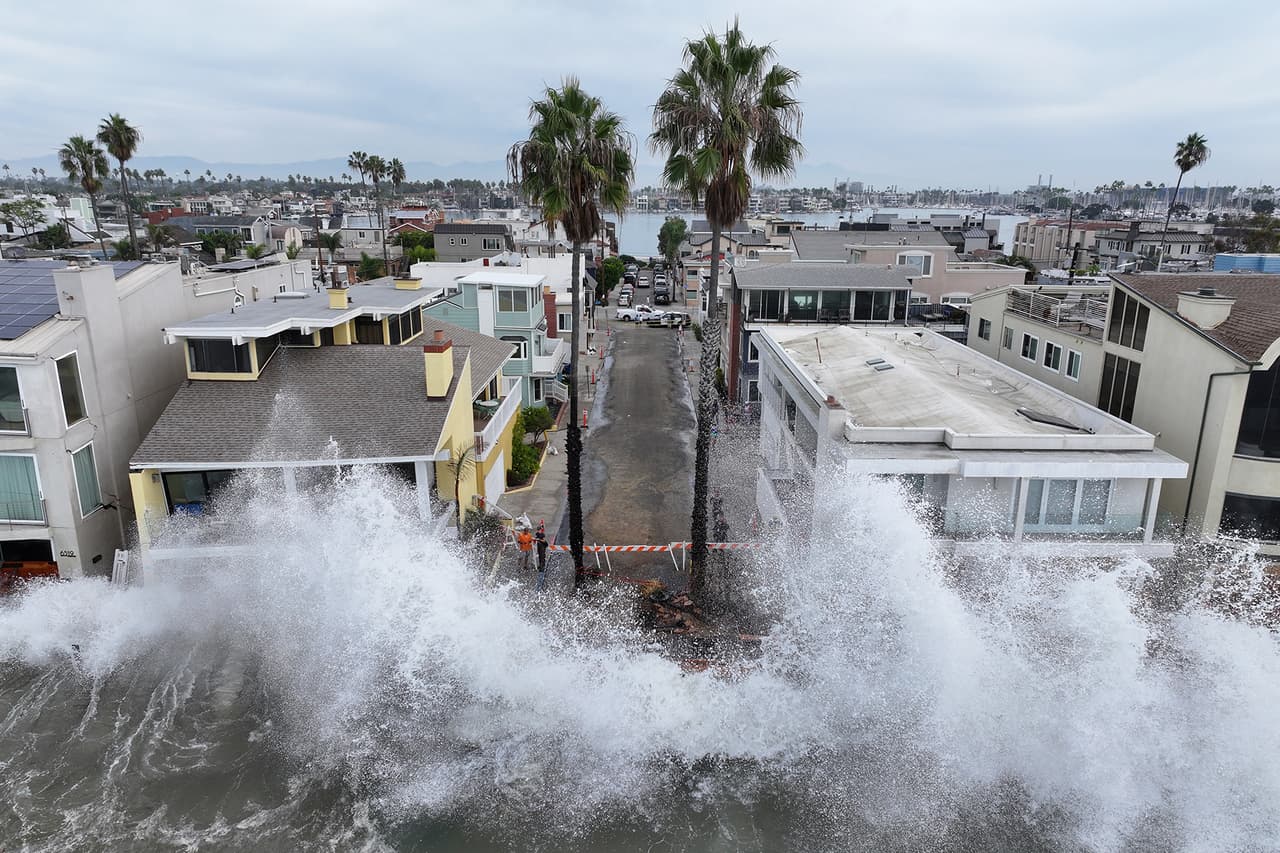 Persiste el riesgo de inundaciones repentinas por la tormenta Rachel en el suroeste de EEUU