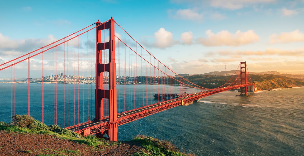 <h3 class="cms-H3-H3"><b>3.- California</b></h3>
<br>
<br>Porcentaje: 39.4%
<br>Total de hispanos o latinos: 15,579,652
<br>Población total: 39,538,223
<br>
<br>El censo se lleva a cabo, por mandato constitucional, cada 10 años.