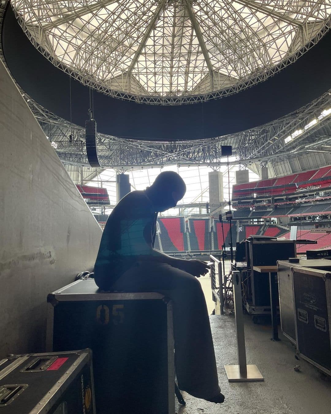 Fue en agosto de 2021 que el rapero se dejó ver con el rostro cubierto en la
<a href="https://www.univision.com/famosos/kim-kardashian-sigue-apoyando-a-kanye-west-con-el-lanzamiento-de-su-disco-donda">presentación de su disco 'Donda'.</a>
<br>