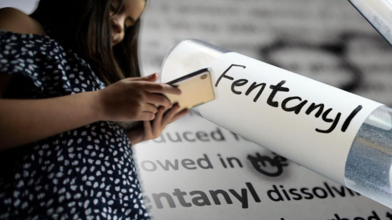 Autoridades de Los Ángeles advierten sobre la facilidad con las que los jóvenes y niños están consiguiendo la letal droga a través de las redes sociales.