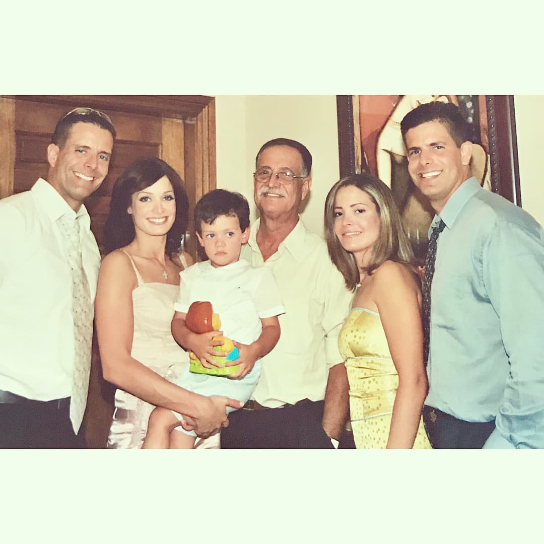 2017 fue un año muy duro para la familia de la exreina de belleza. En septiembre, tras el paso devastador del huracán María por Puerto Rico, la artista se expresó desesperada pues quedó incomunicada tanto con su papá, José Humberto Torres López, como con sus dos hermanos, Ricky y Jowie.