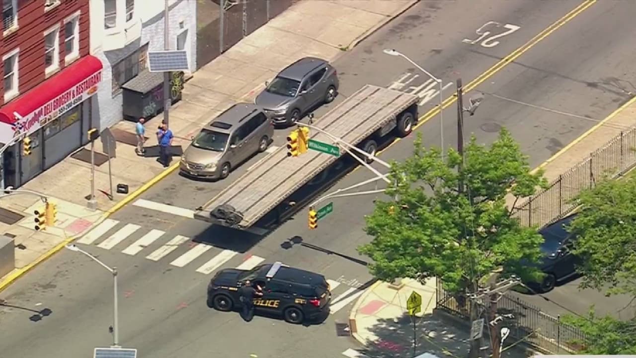 Camión atropella a una madre y sus dos hijos mientras cruzaban una calle en Jersey City