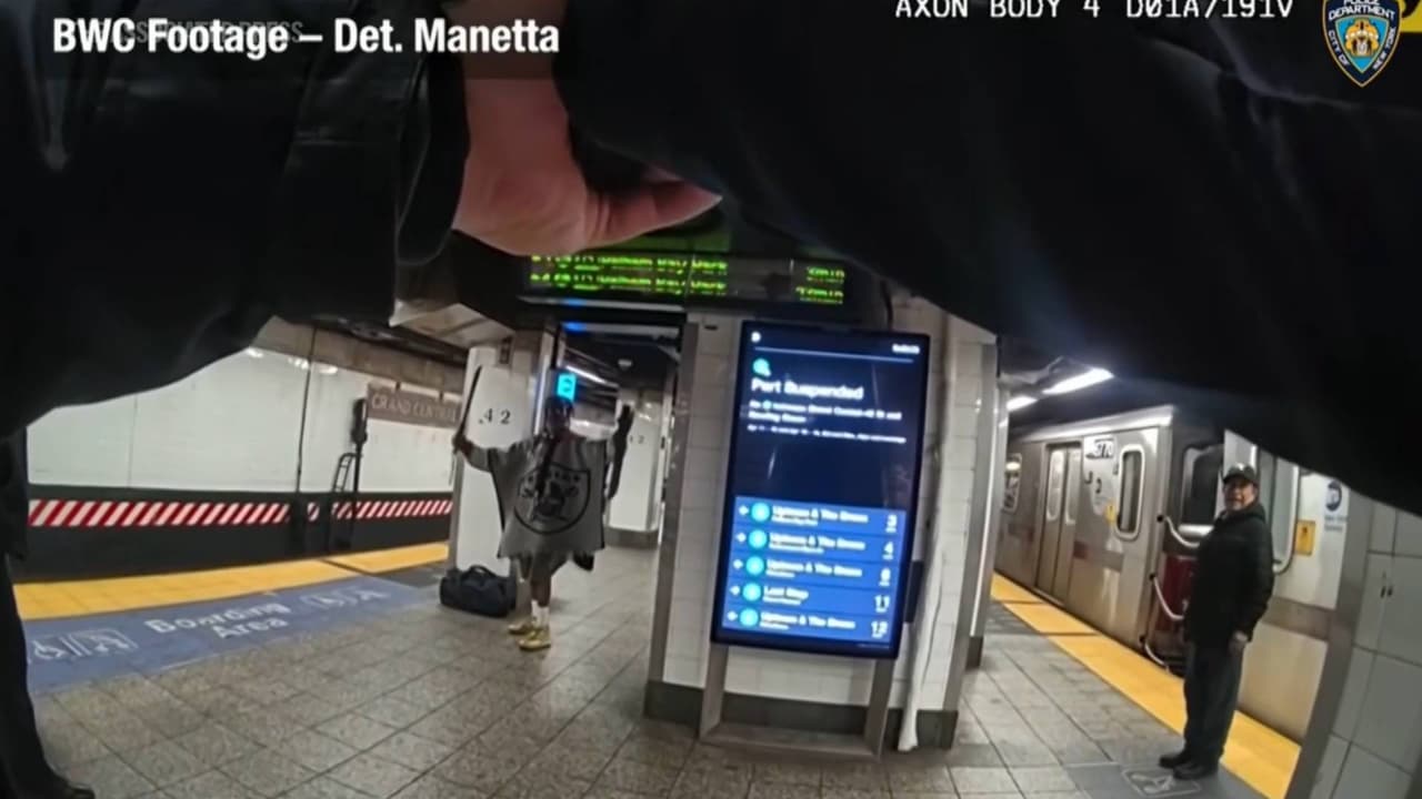 Video muestra cómo policía abatió a atacante con machete en estación Grand Central de Nueva York