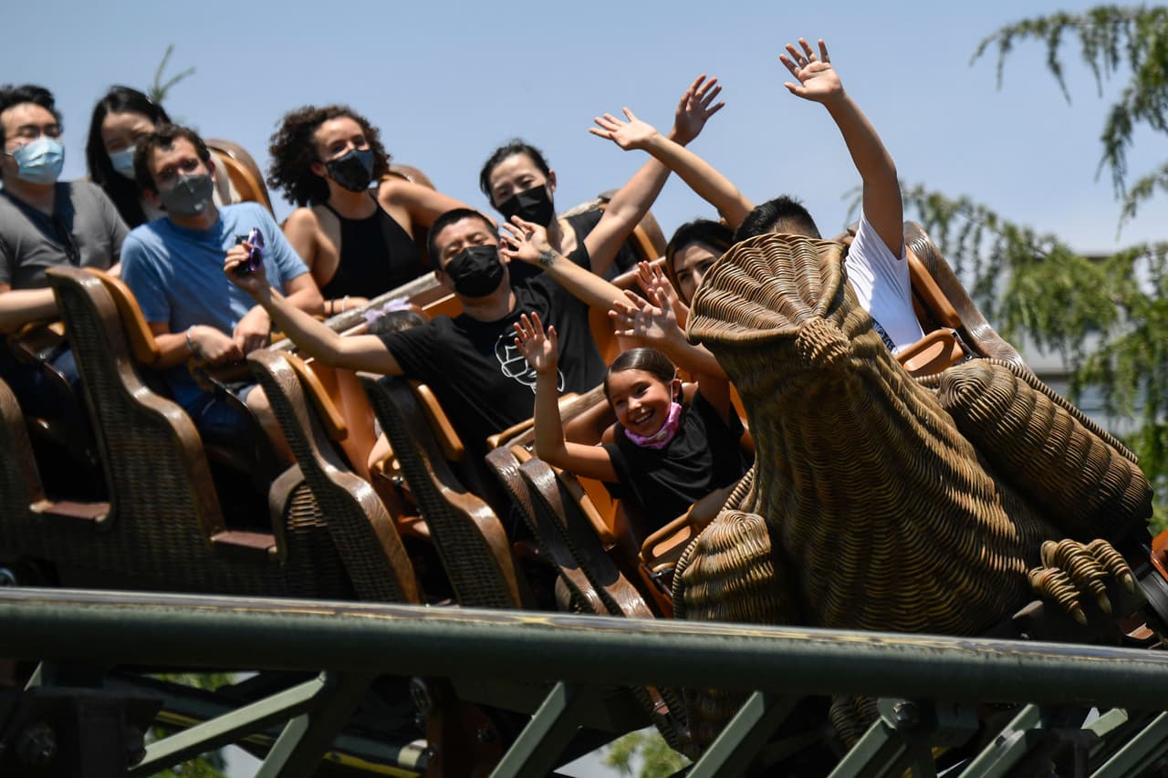 <h2 class="cms-H2-H2">8.- Universal Studios Hollywood</h2>
<br>
<br>Uno de los parques de diversiones clásicos en California. En este lugar podrás disfrutar de atracciones de las muy famosas series de Harry Potter o vivir en Springfield, junto a los personajes de The Simpsons.
<br>
<br>¿Cuánto vas a gastar?
<b>La entrada cuesta $134 y el estacionamiento $34.</b>