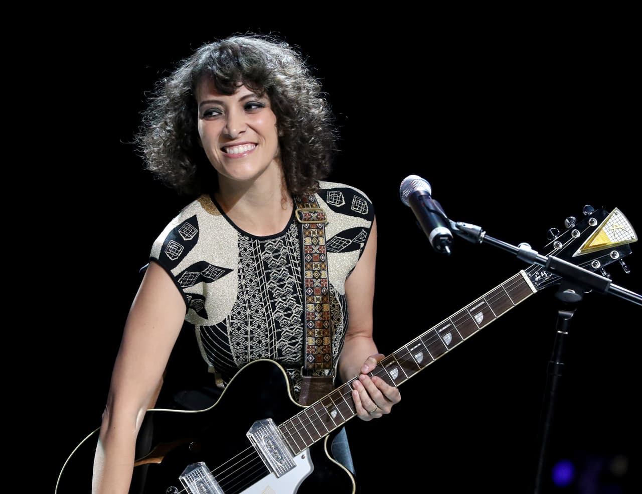 Gaby Moreno, el brillante acento hispano en la celebración de vida de David Bowie