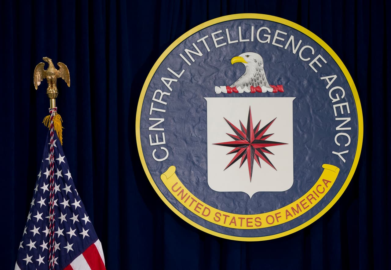 Exfuncionario de la CIA es acusado de robar millones en lingotes de oro del gobierno de EEUU