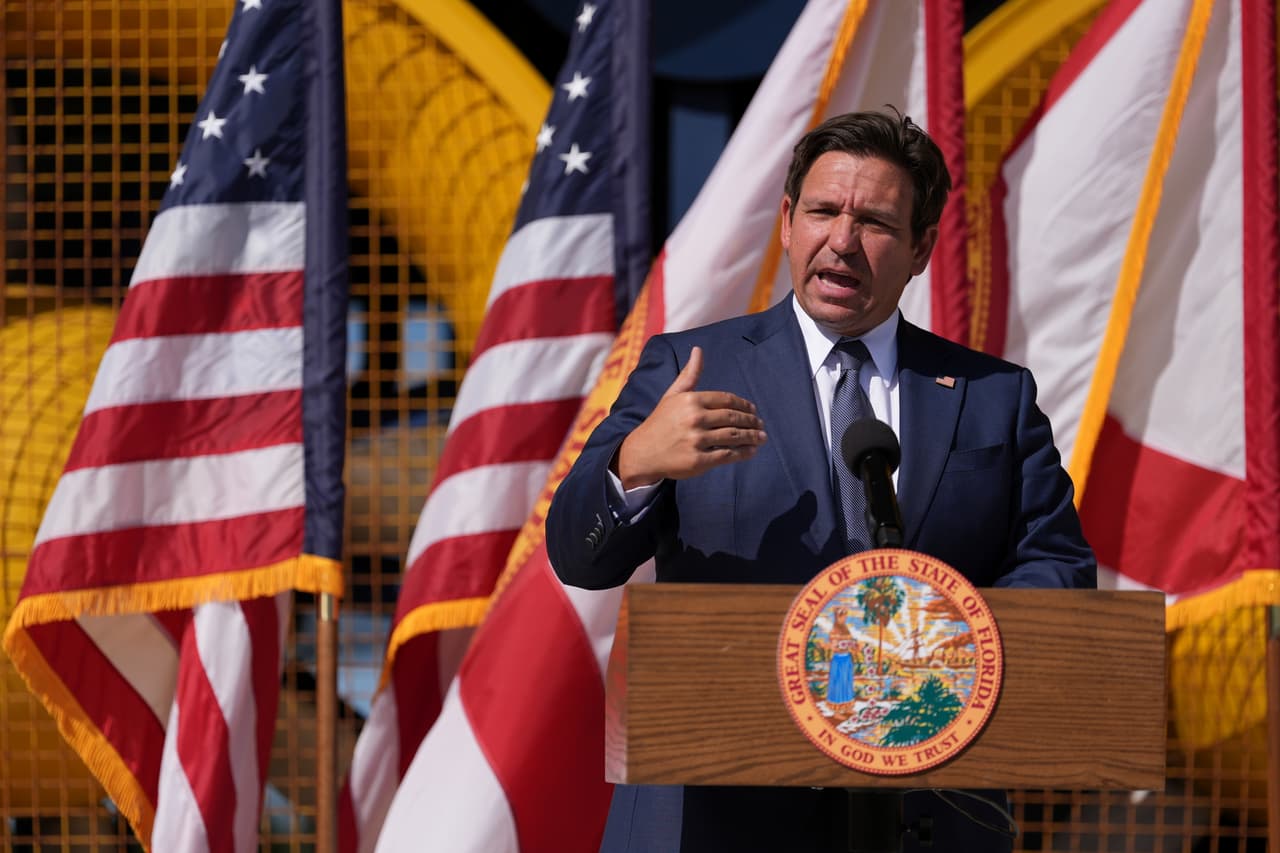 <h3 class="cms-H3-H3">Suspensión de funcionarios locales que no cumplan con leyes de inmigración</h3>
<br>
<br>El gobernador
<b> podrá suspender a los funcionarios locales que no cumplan con los mandatos referentes a la aplicación de las leyes de inmigración</b> en el estado.
<br>