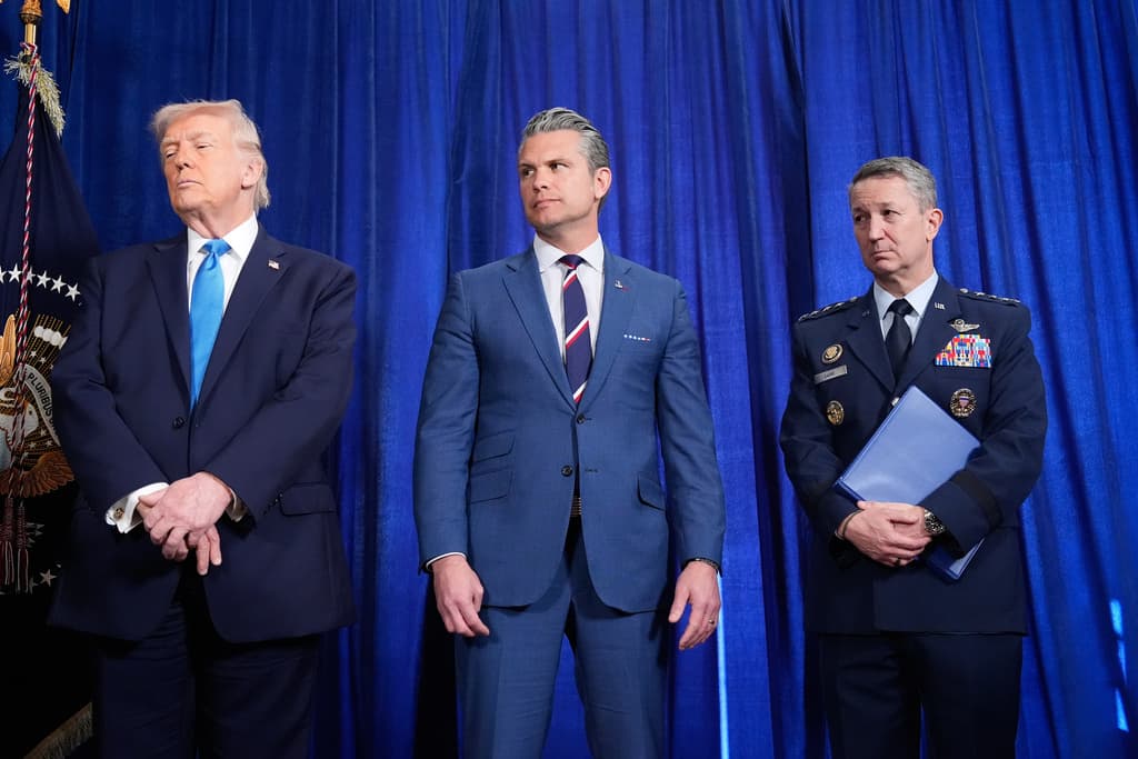 Familias de dos hombres muertos en ataques contra embarcaciones en el mar Caribe demandan al gobierno de Trump