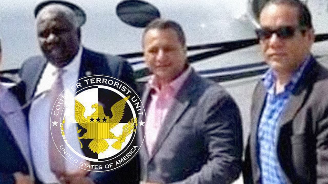 Archangel Pretel standing in the middle between Christian Sanon and Antonio Intriago