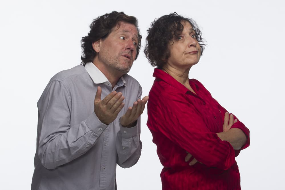 Por otra parte la lengua escorpiónida puede herir mucho si no se controla, aunque en esos casos a Sagitario le dará lo mismo y no le hará caso, lo cual terminará exasperando a Escorpión.