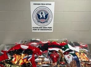 CBP incauta más de 1,500 productos falsificados de la Copa Mundial en operativo en Indianápolis
