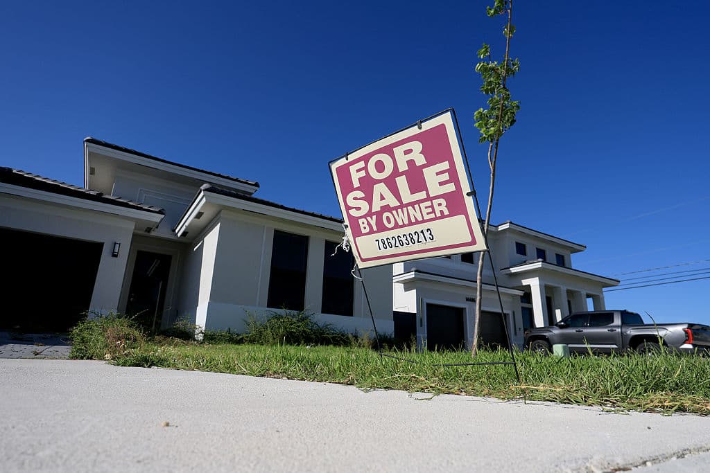 Encuesta revela que 49% de los residentes de Florida quiere irse del estado por razones económicas