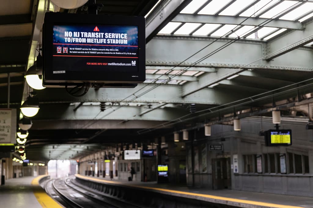 Huelga histórica paraliza trenes en Nueva Jersey: 350,000 pasajeros buscan alternativas de transporte