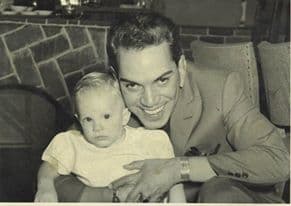Mario Moreno 'Cantinflas' dedicó su vida por completo a su hijo.