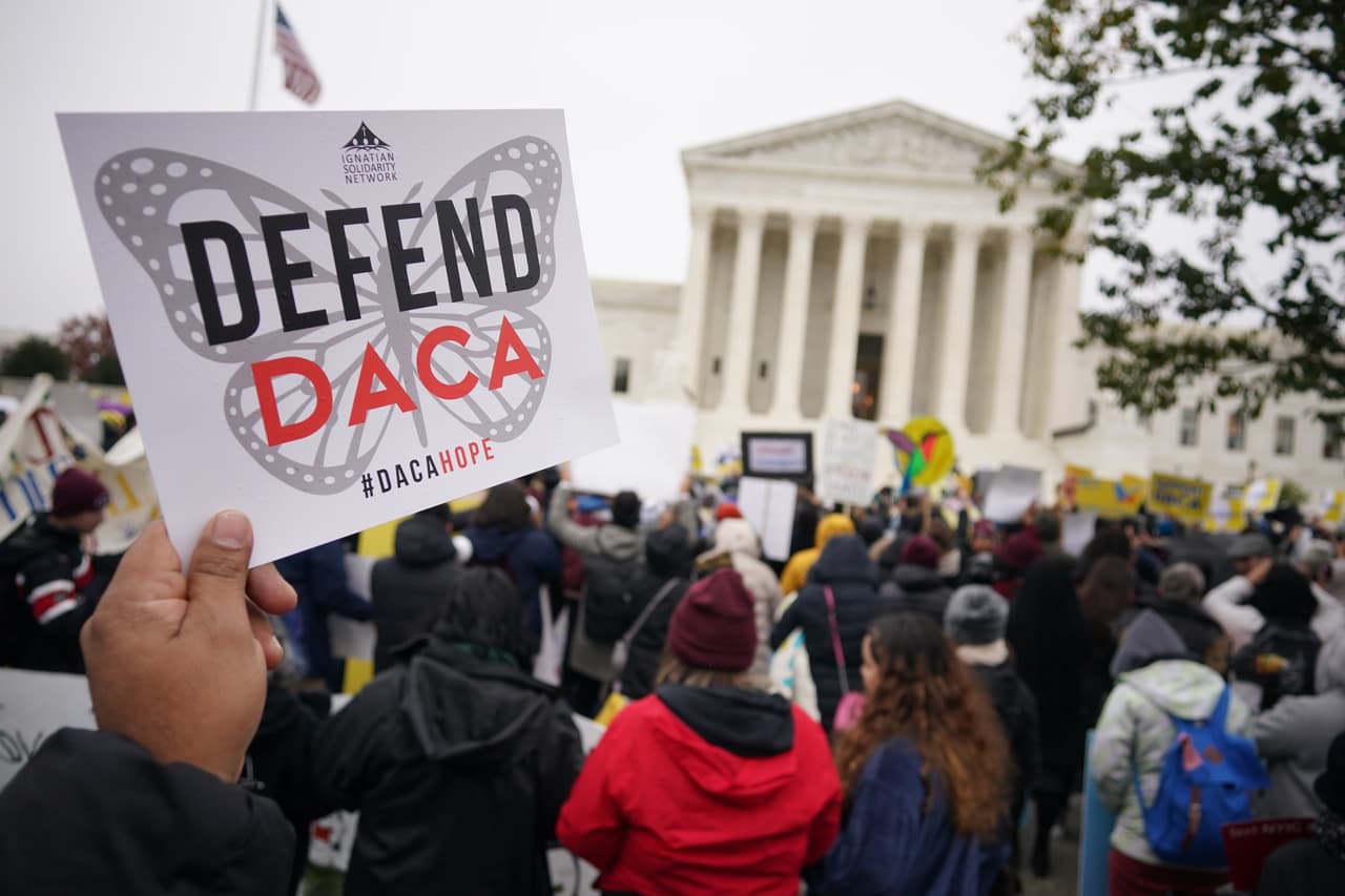 Dreamers a la espera de fallo judicial clave que decidirá el futuro inmediato de DACA: "Nos tiene desesperados"