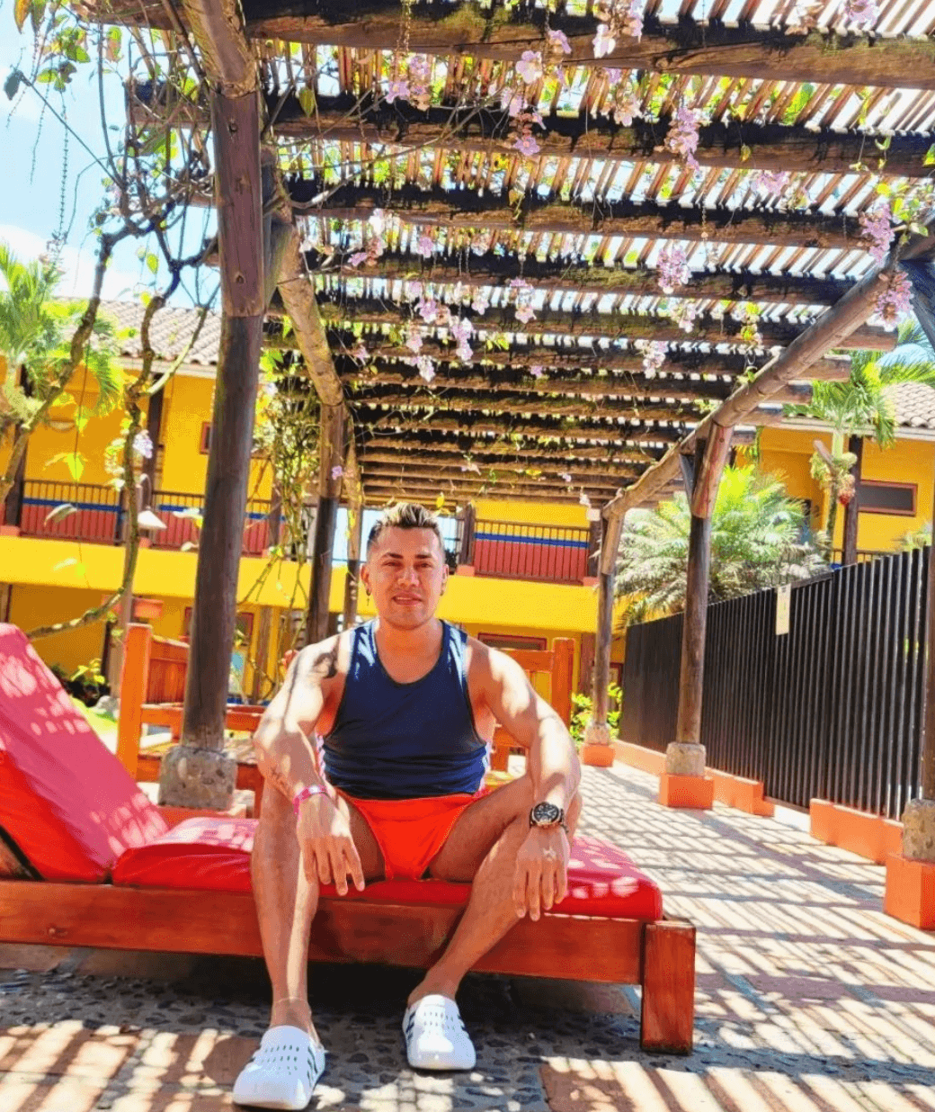 “No solo me puso a trabajar en Navidad, también en Año Nuevo. Y a todos los demás meseros que eran solteros, les dio libre.
<b> Ahí supe que tenía que dejar ese trabajo”.</b>