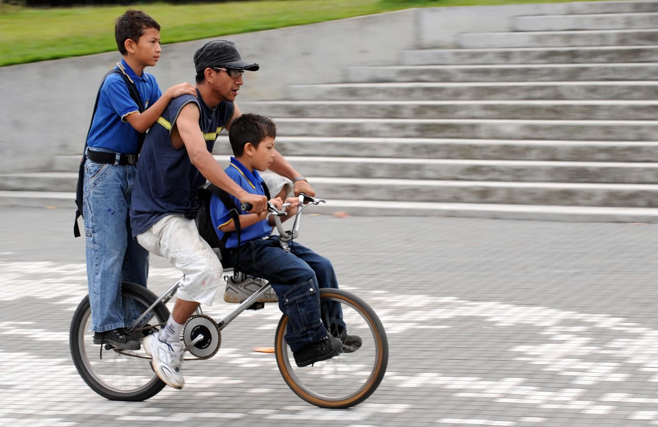 Los latinos disfrutan más de la bici cuando lo hacen en familia o con los amigos