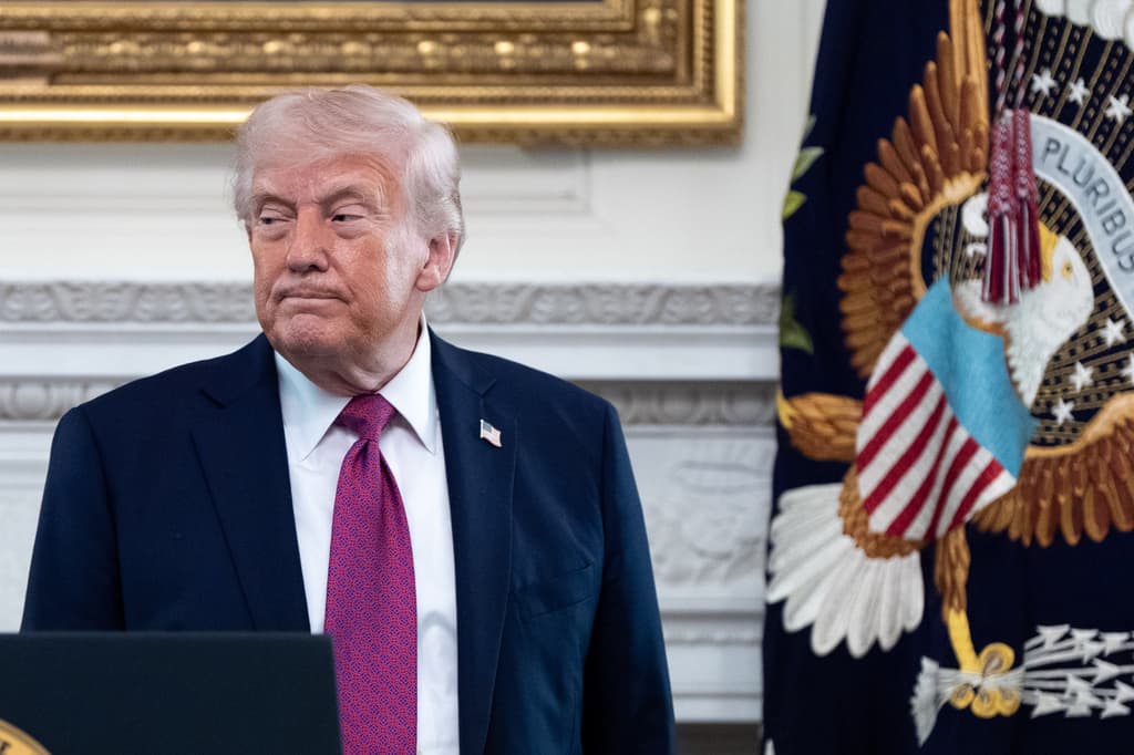 Trump defiende a soldado acusado de apostar por la caída de Maduro y lo compara con el exbeisbolista Pete Rose