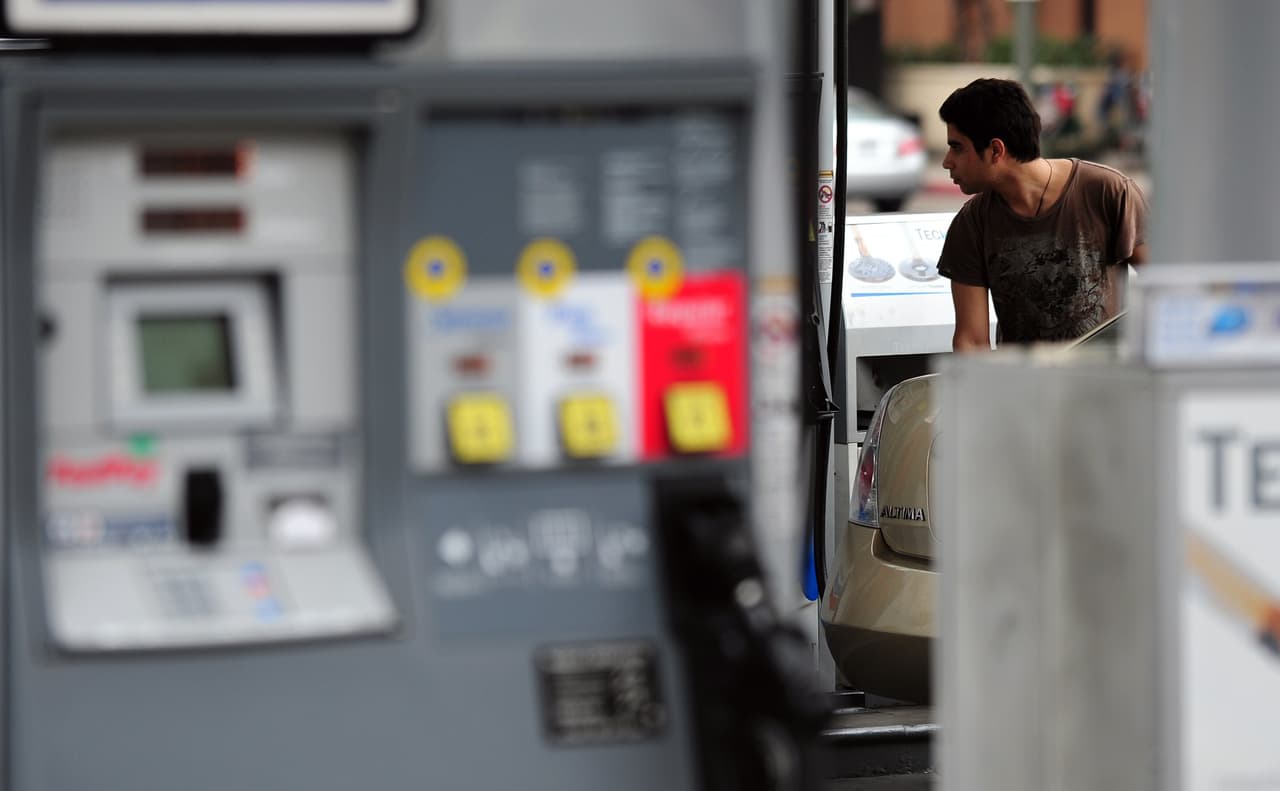 Gasolina cara cambia los planes de los conductores en EEUU antes del Día del Trabajo: “Nos hemos limitado más”