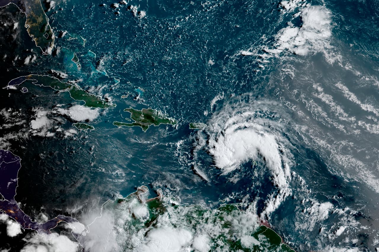 Tras su paso por Puerto Rico, la depresión tropical Fred se dirige hacia Cuba y Bahamas