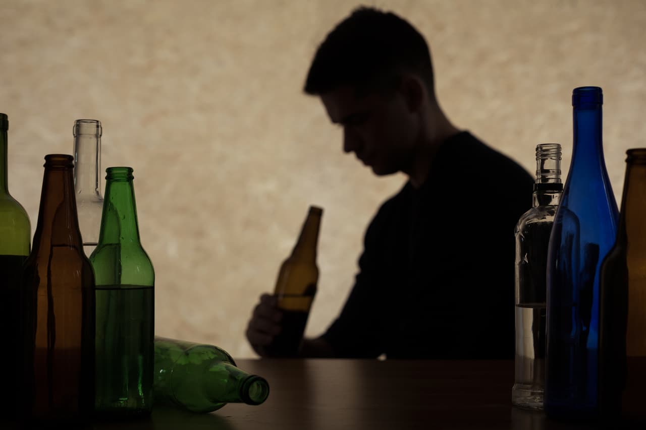<b>Puesto 24. Trastornos por consumo de alcohol: 0.33%.</b> 184,934 muertes en 2017.