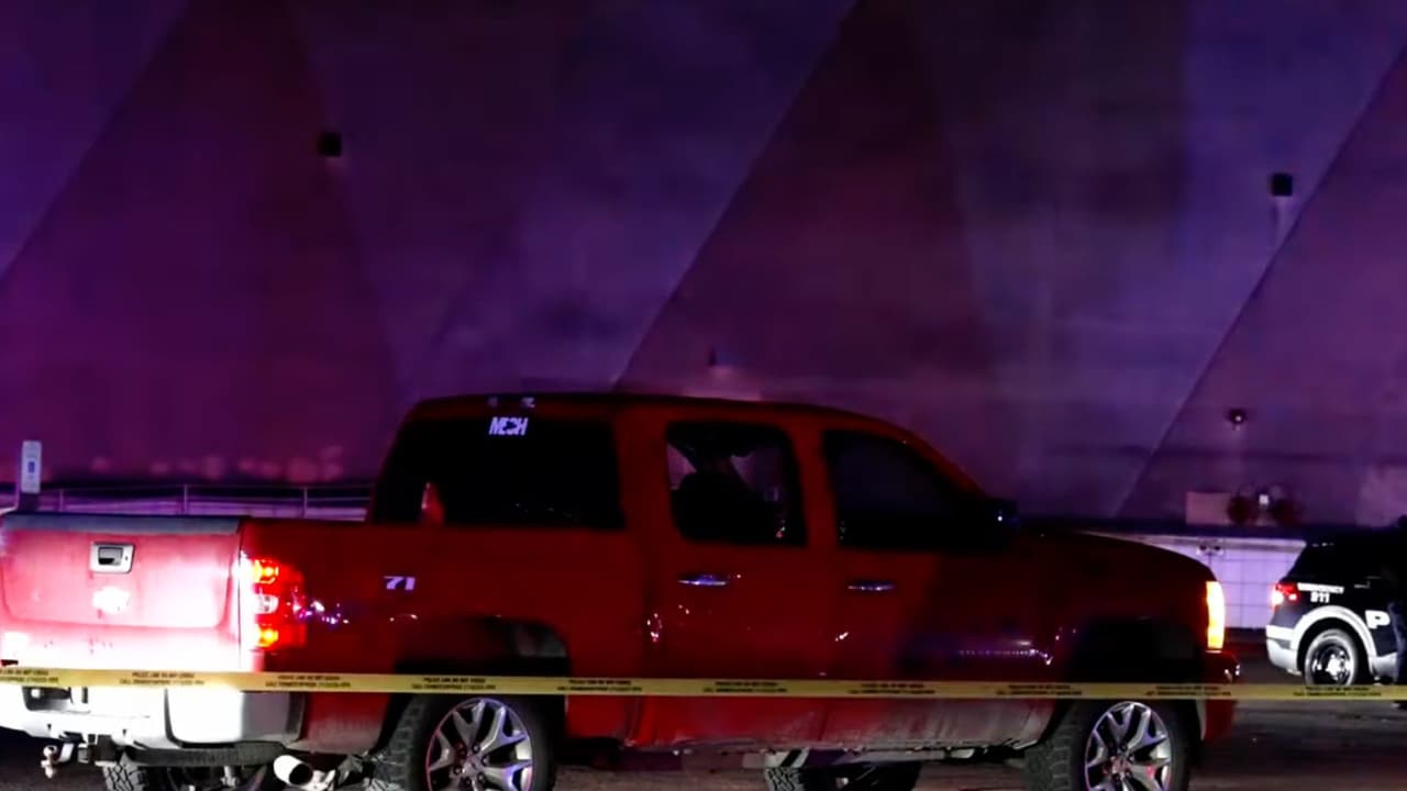 Adolescente muere en tiroteo durante encuentro de autos no autorizado en el área de Houston