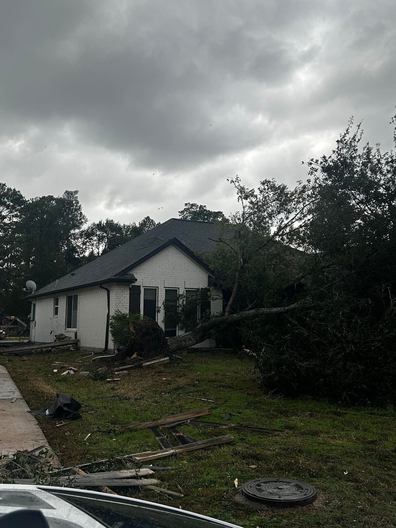 En el pico de las tormentas, aproximadamente 28,000 de los 2.9 millones de clientes de CenterPoint Energy en el área metropolitana de Houston estaban sin electricidad.
<b>El 99% de los clientes no experimentaron interrupciones en el servicio.</b>