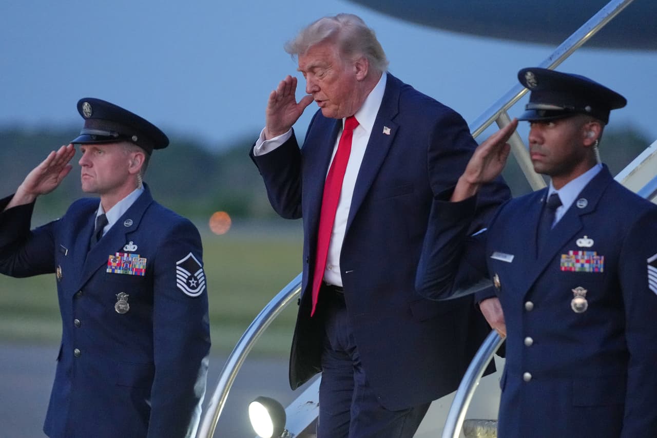 Donald Trump confirma que Irán derribó un helicóptero militar de EEUU en el estrecho de Ormuz y advierte que "debe responder"