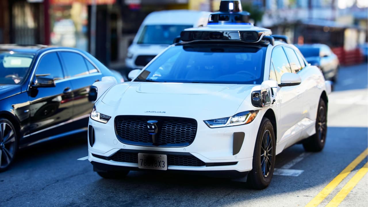 Taxis sin conductores en Chicago ¿te montarías? 'Waymo' anuncia su llegada