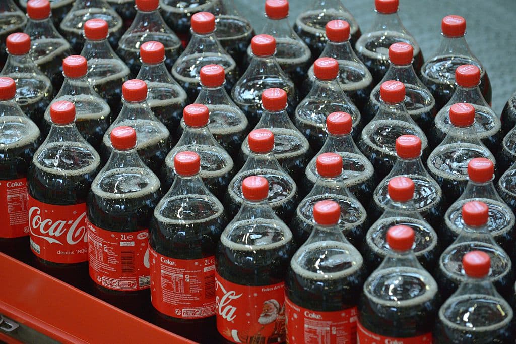 Coca-Cola lanzará refresco con azúcar de caña tras presión de Trump en un giro con fuerte trasfondo político y sin beneficios para la salud