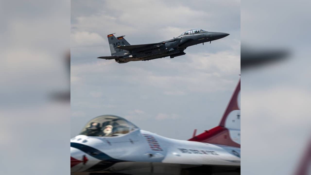 Aviones militares chocan en pleno vuelo durante espectáculo aéreo en Idaho