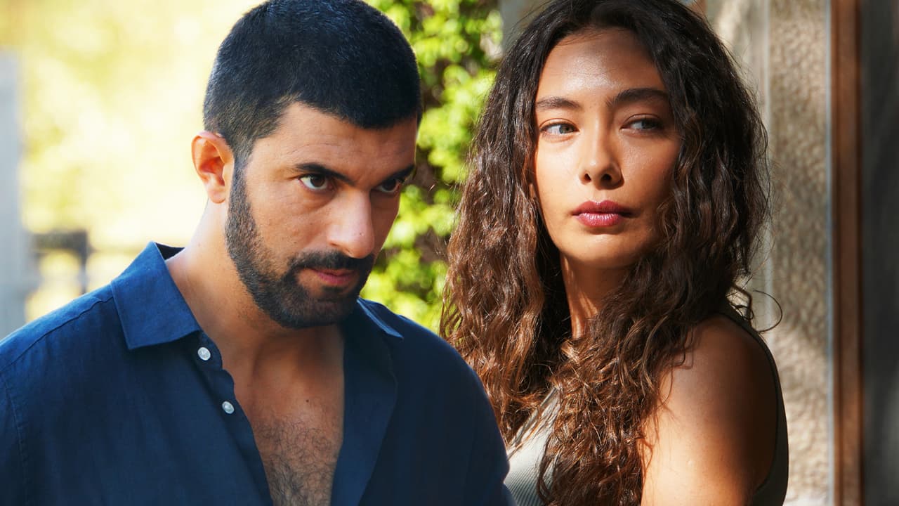 Neslihan Atagül y Engin Akyürek protagonizan La Hija del Embajador, estreno esta noche por Univision