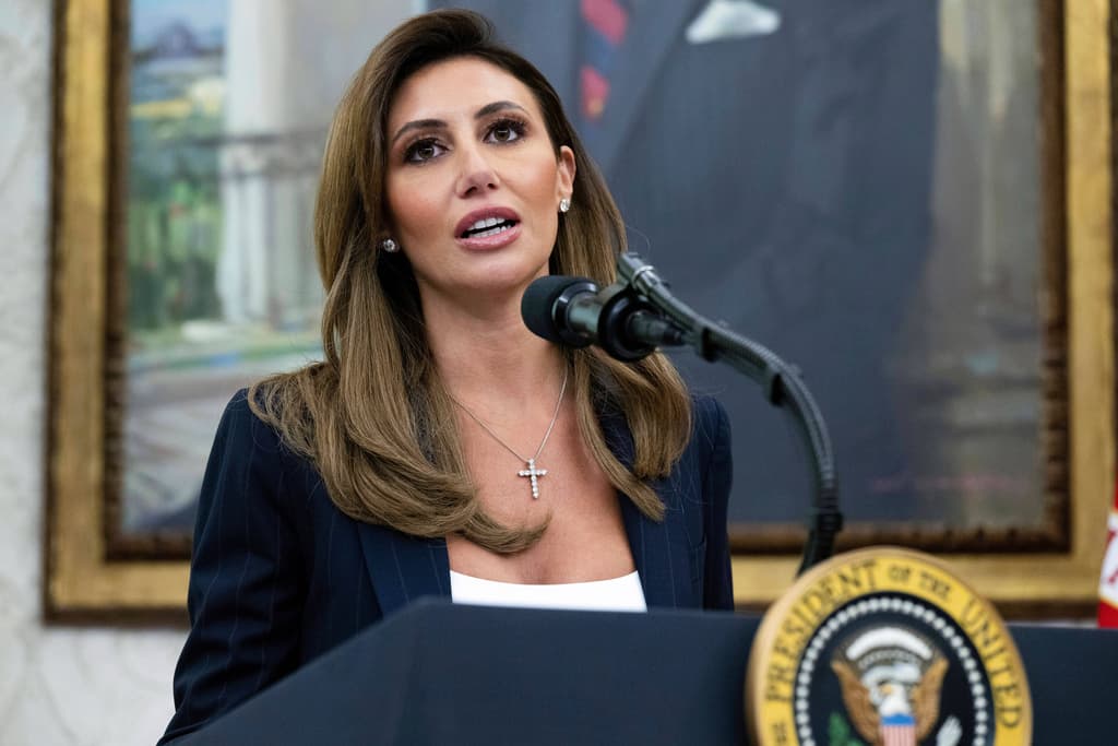 La exabogada de Trump Alina Habba renuncia como fiscal de Nueva Jersey luego de que una corte la descalificara