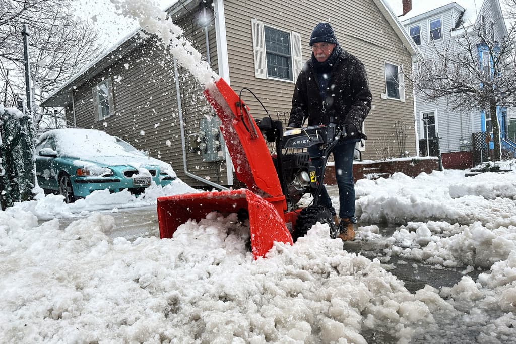 Las fuertes nevadas del 'nor'easter' dejan al menos dos muertos y cientos de miles sin electricidad