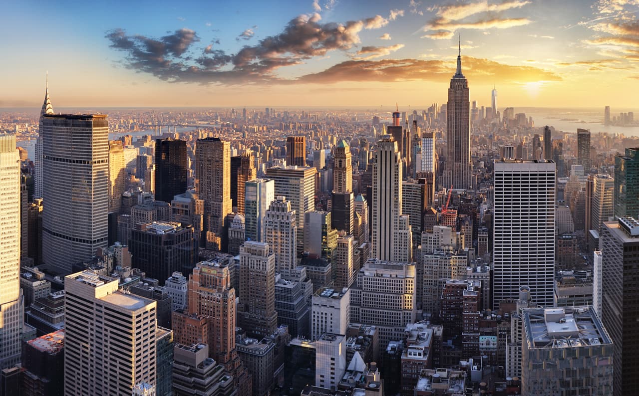 <h3 class="cms-H3-H3">9.- Nueva York</h3>
<br>
<br>Porcentaje: 19.5%
<br>Total de hispanos o latinos: 3.948.032
<br>Población total: 20,201,249
<br>
<br>La Ley de Derechos Electorales de 1965 prohíbe los planes que discriminen intencional o inadvertidamente por motivos de raza al diluir el voto de la minoría.