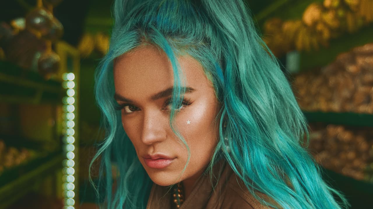 <h3 class="cms-H3-H3"><b>Karol G </b></h3>
<br>
<b>9 nominaciones</b>
<br>Artista Premio Lo Nuestro Del Año
<br>Álbum Del Año
<br>Canción Del Año
<br>Colaboración ‘Crossover’ Del Año
<br>Canción Del Año – Pop-Urbano/Dance
<br>Artista Femenino Del Año – Urbano
<br>Canción Del Año – Urbano
<br>Colaboración Del Año – Urbano
<br>Álbum Del Año – Urbano
<br>