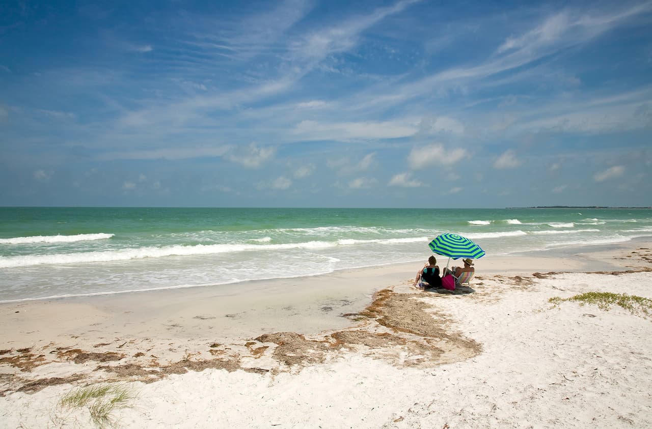 Contaminación con bacteria fecal en varias playas del sur de la Florida, según informe