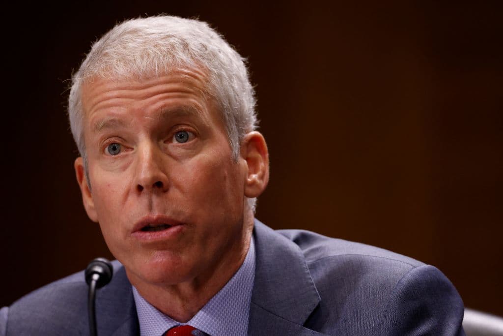 Chris Wright asegura que Trump está abierto a “todas las ideas” para reducir costos de gasolina; incluido el impuesto federal