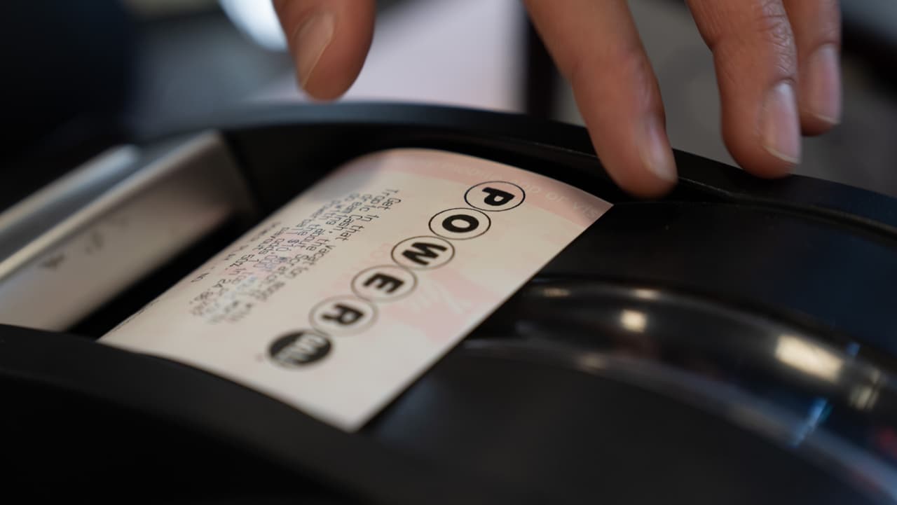 Powerball deja tres ganadores de $50,000 en Nueva York; mira dónde se vendieron los boletos.