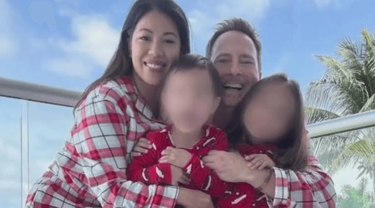 <h2 class="cms-H2-H2">“Tengo que matarlos a todos”</h2>
<br>Días antes de matar a su esposa Thy Mai Mitchell y a sus hijos Maya, de 8 años, y Max, de 4 años, Matthew Mitchell fue captado por cámaras Ring hablando de la crisis financiera que enfrentaba, sus fraudes y
<a href="https://www.univision.com/local/houston-kxln/tengo-matarlos-todos-ccamaras-ring-condena-asesinato-familia-mitchell-houston">el crimen que habría planeado antes del ataque contra su familia.</a>