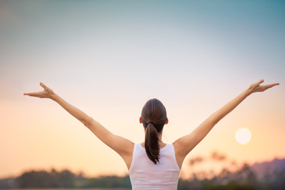 Es probable que estés a punto de revivir un romance el cual una vez fue efímero en tu vida, pero cuyas huellas te marcaron profundamente. Trata de superar los errores cometidos en el pasado y vive ahora tu realidad con más seguridad. El nuevo estilo de vida que adoptarás para mejorar tu salud te dará buenos resultados y dentro de poco tiempo comenzarás a cosechar sus frutos en tu cuerpo, con menos peso, más energía y mejor disposición física.