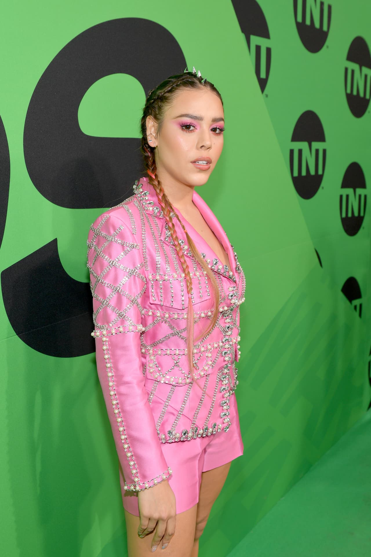 La protagonista de la serie 'Élite' debió adelantar el estreno de su álbum, luego de que este se filtró. En un video que publicó en su Instagram, confesó que nunca pensó que le sucediera algo así con su música.