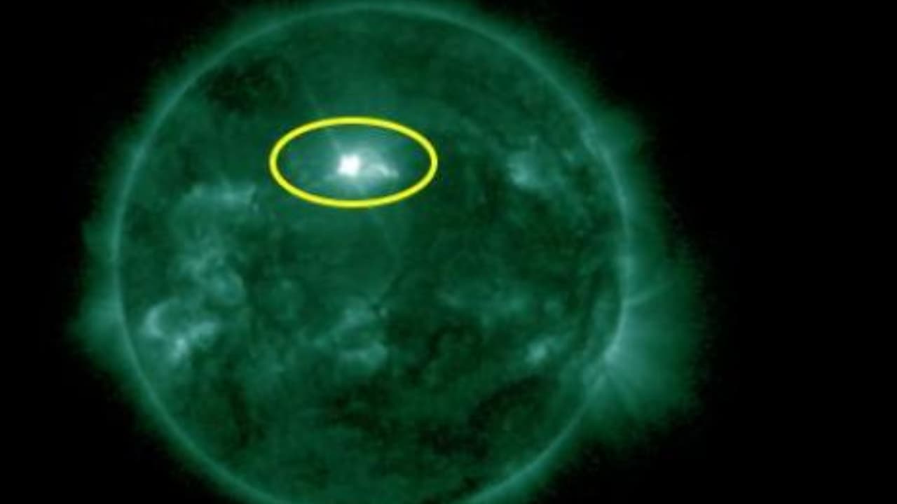 Sol emite potente llamarada de magnitud X4.2; ¿Se avecina una nueva tormenta solar?
