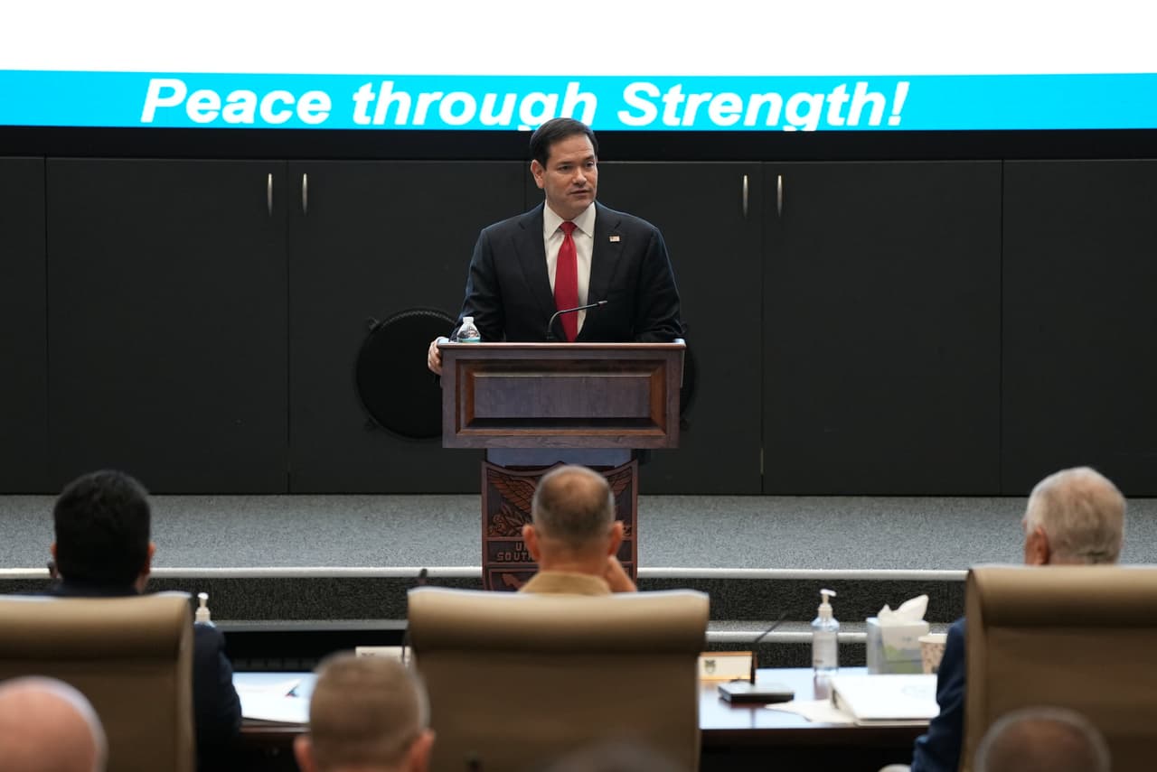 "Casualmente, había un mapa de Cuba, y comenté ‘sería buena idea que nos tomáramos una foto frente a ese mapa, ya que es lo más cercano a los Estados Unidos que hay dentro del Comando Sur'", aseguró Rubio.