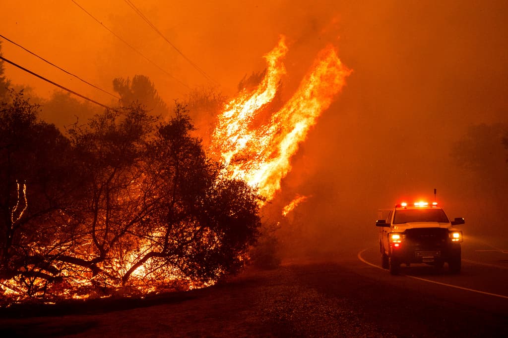 Las autoridades advirtieron sobre el uso de fuegos artificiales en la región, recordando a los residentes que están prohibidos debido al alto riesgo de incendio.